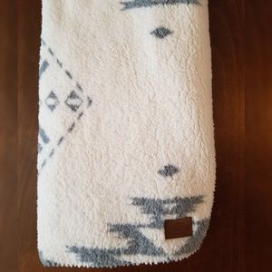 PENDLETON FLEECE BLANKET